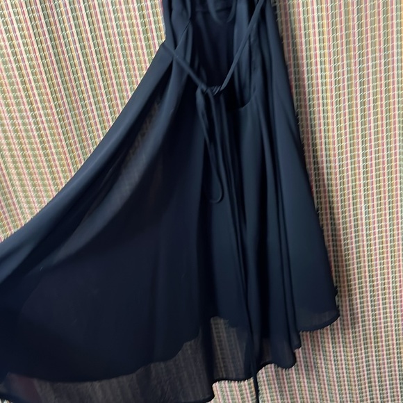 LULU’s Black “Back Lace up” Dress, size L, See All Pictures, flowing skirt, mini - Picture 4 of 13